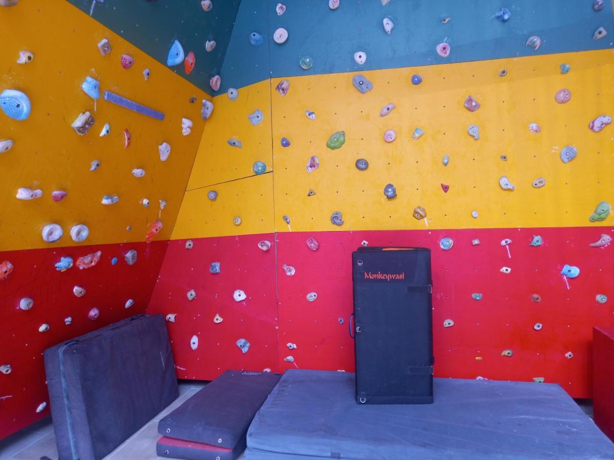 Monkeywasi Climbing Hostel Уарас Экстерьер фото